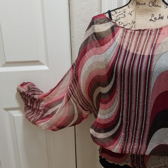 Bebe Chiffon Blouse in Shades of Red. Size M - Picture 5 of 7